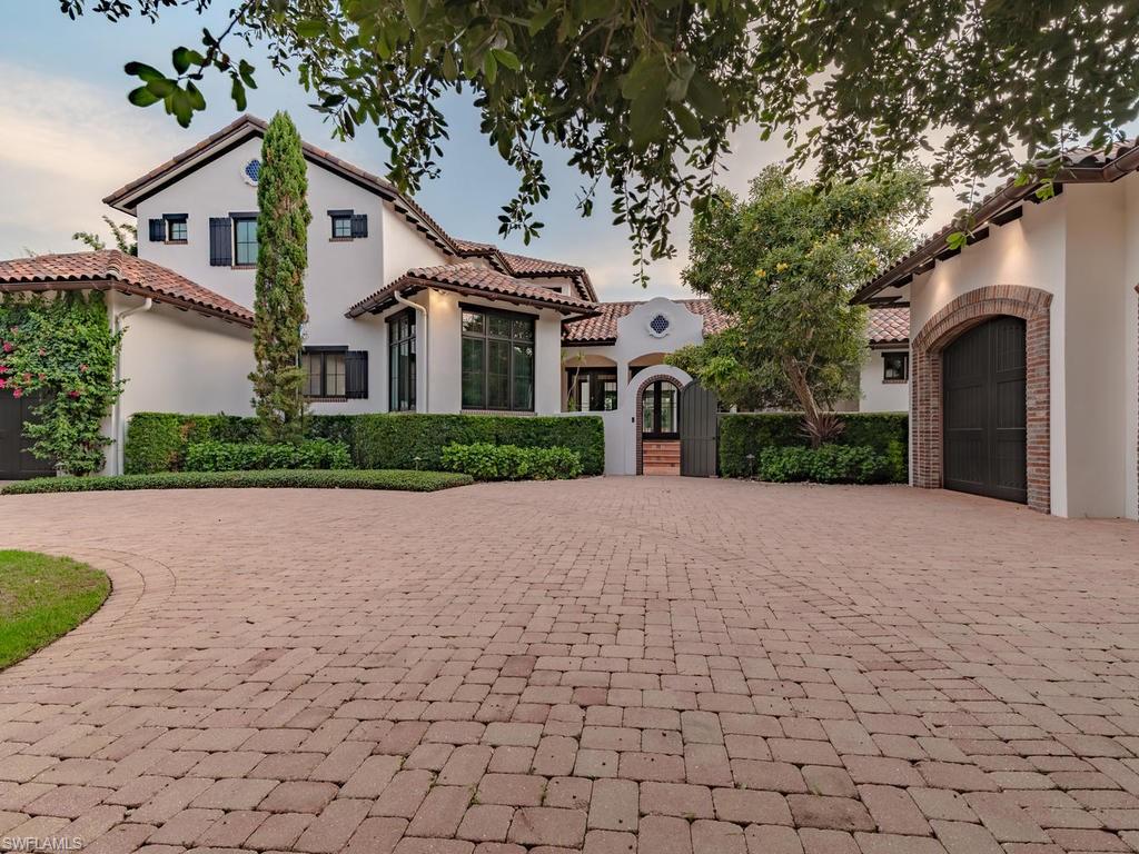 MOORINGS - Residential