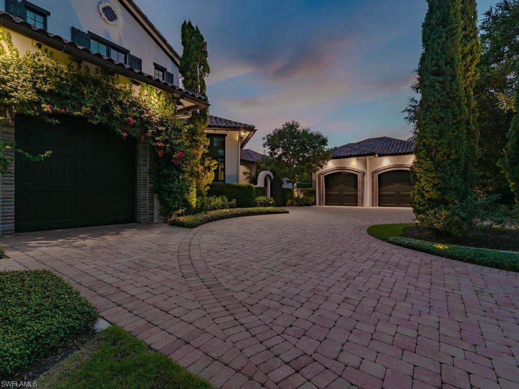 MOORINGS - Residential