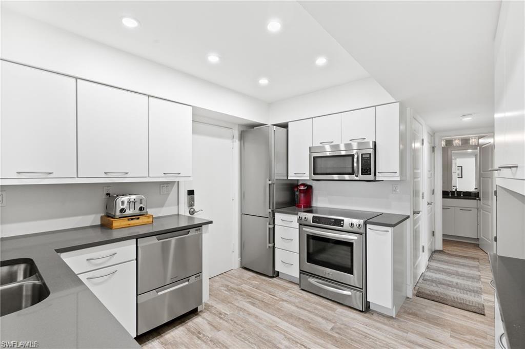 SUNSET HOUSE - Residential Lease