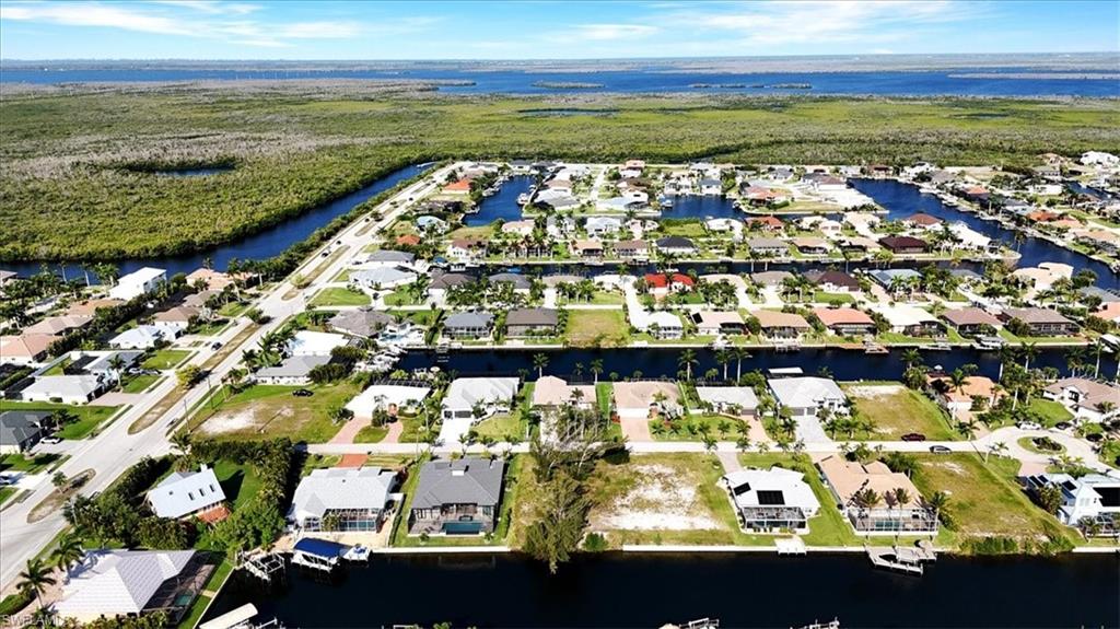 CAPE CORAL - Land