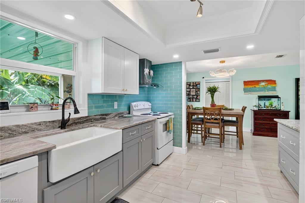 NORTH FORT MYERS - Residential