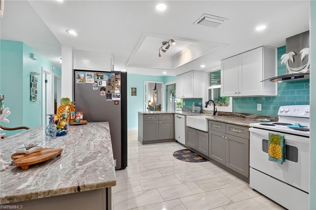 NORTH FORT MYERS - Residential