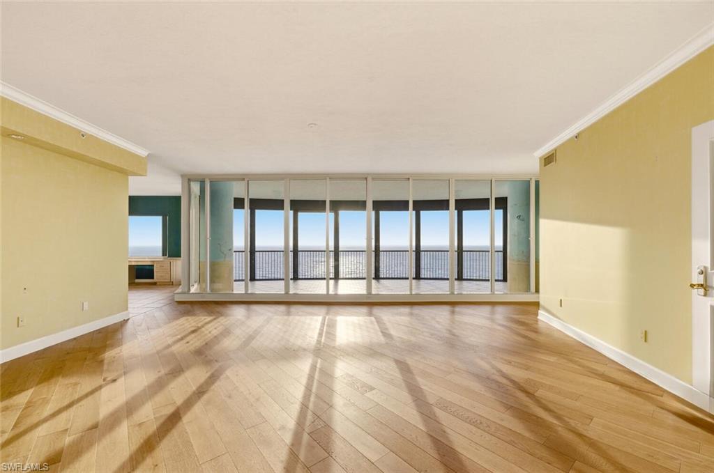 8665 Bay Colony DR 2003