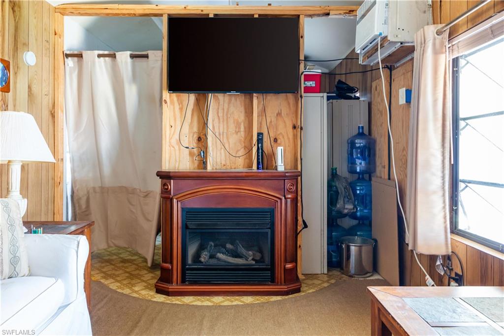 COCONUT GROVE - Residential