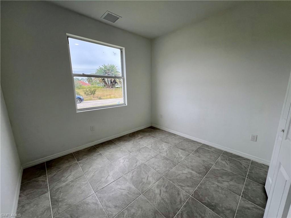 MIRROR LAKES - Residential