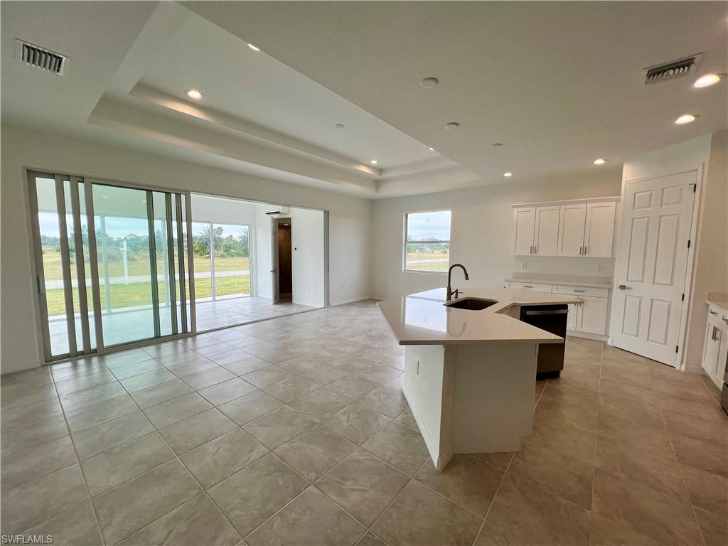 MIRROR LAKES - Residential