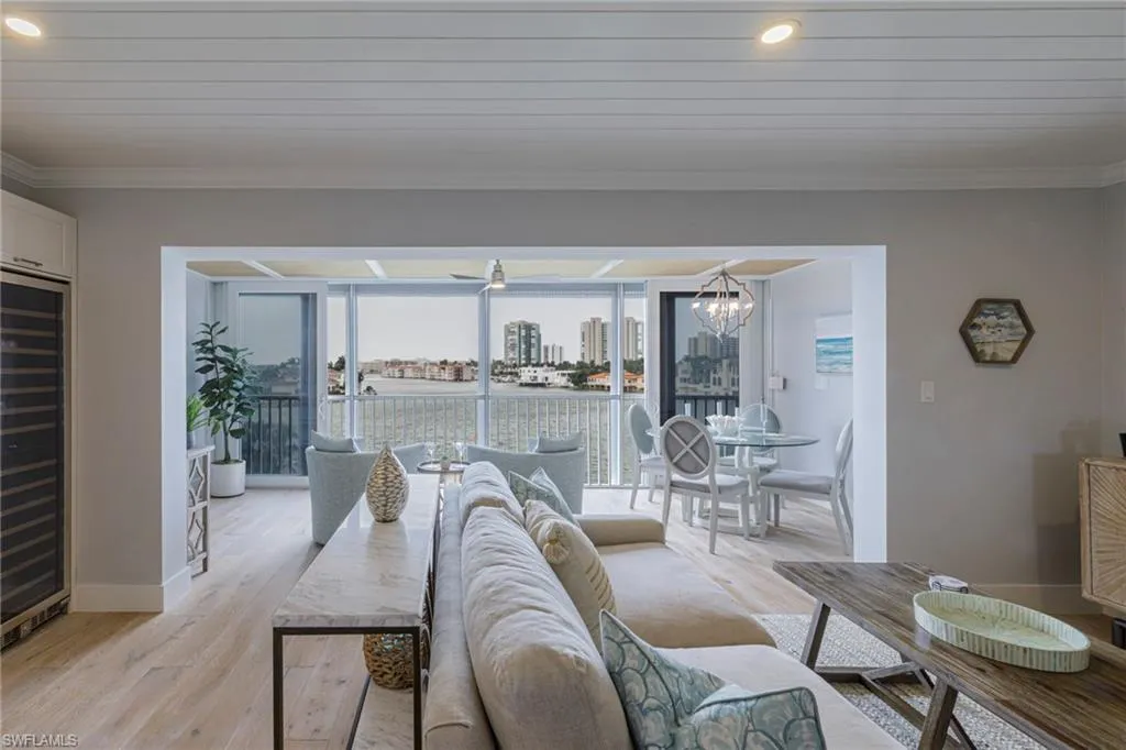 Naples, Florida 34103, United States, 2 Bedrooms Bedrooms, ,2 BathroomsBathrooms,Residential,Active,61057