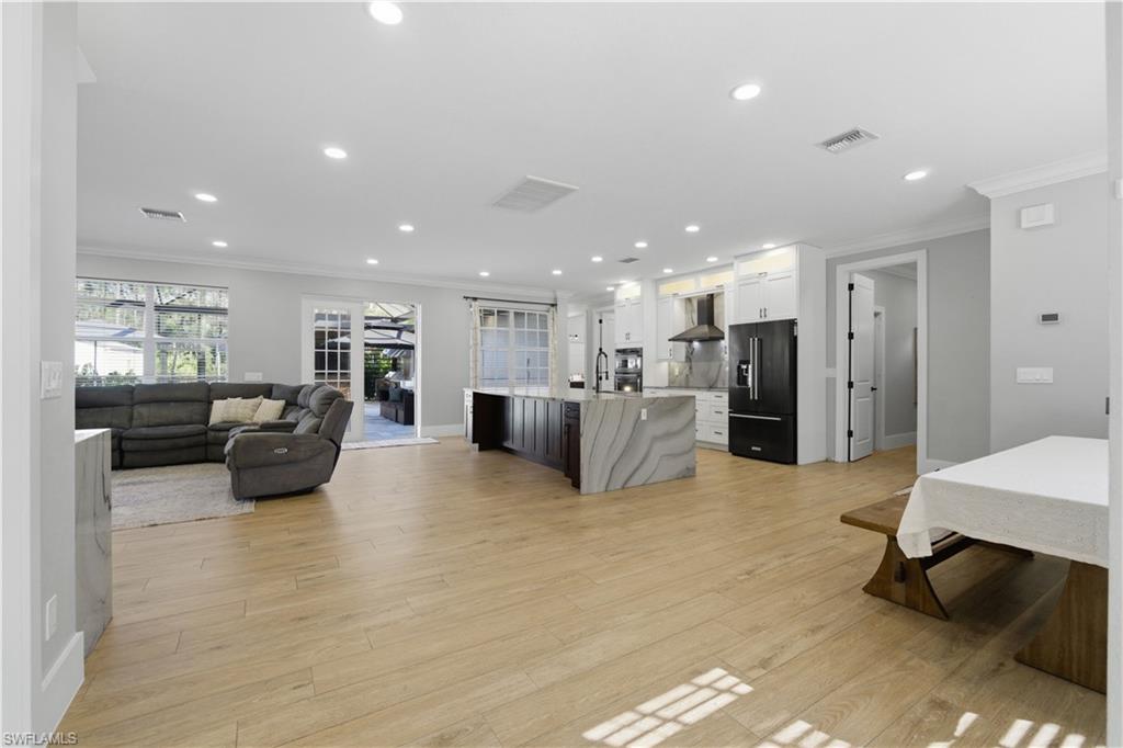 SAN CARLOS ESTATES - Residential