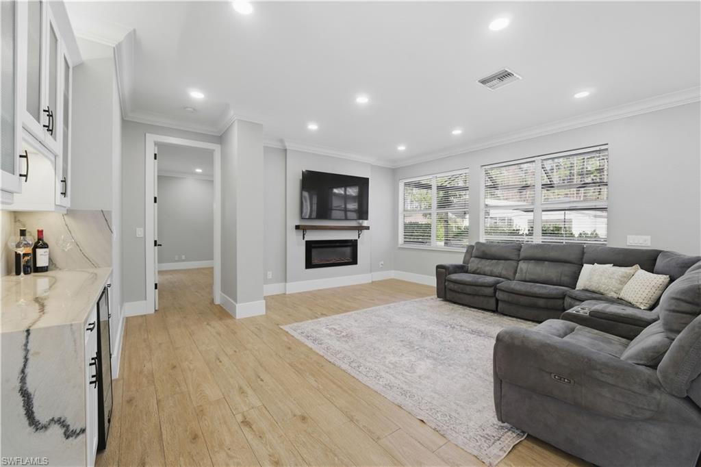 SAN CARLOS ESTATES - Residential