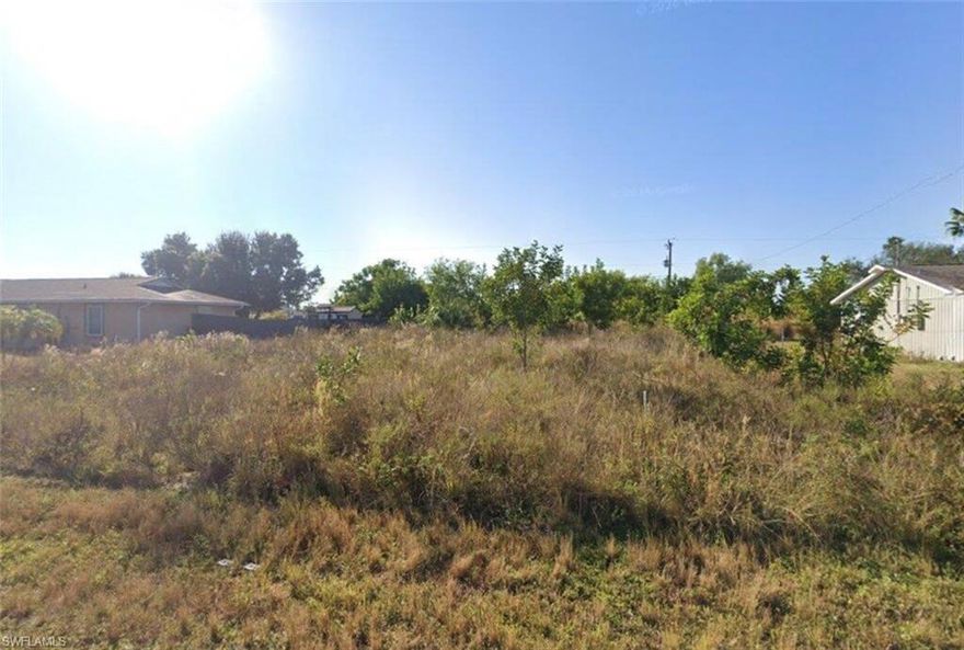 Excellent opportunity! Less than $10,000 in assessments. Flood zone X. Surrounded by new construction homes. Perfect for long term investors. Please call for more details. Financing available, hablo Español!