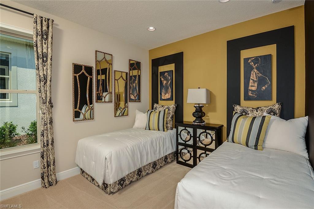 ESPLANADE LAKE CLUB - Residential