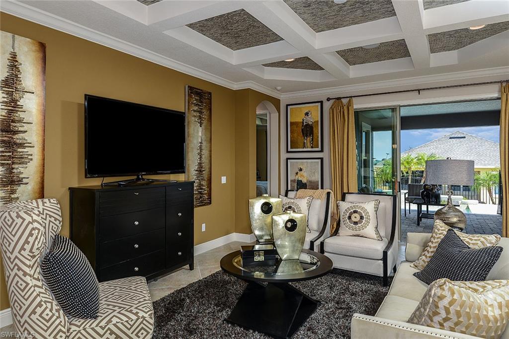 ESPLANADE LAKE CLUB - Residential