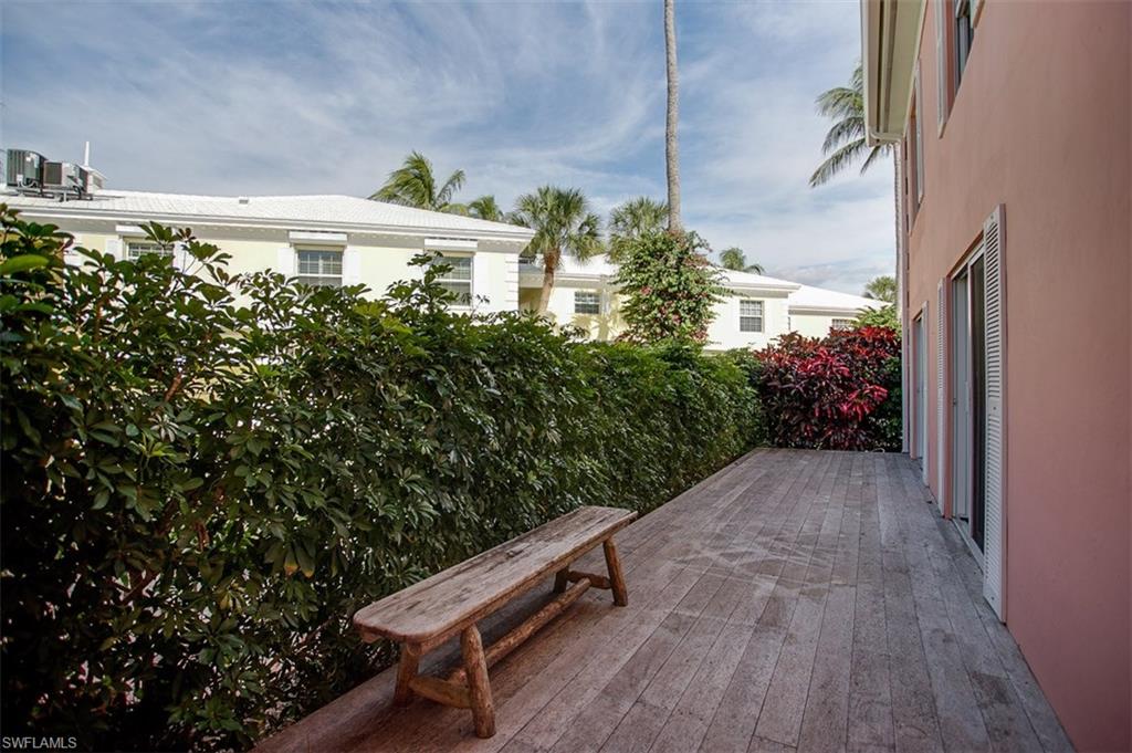 SHORES OF NAPLES - Residential