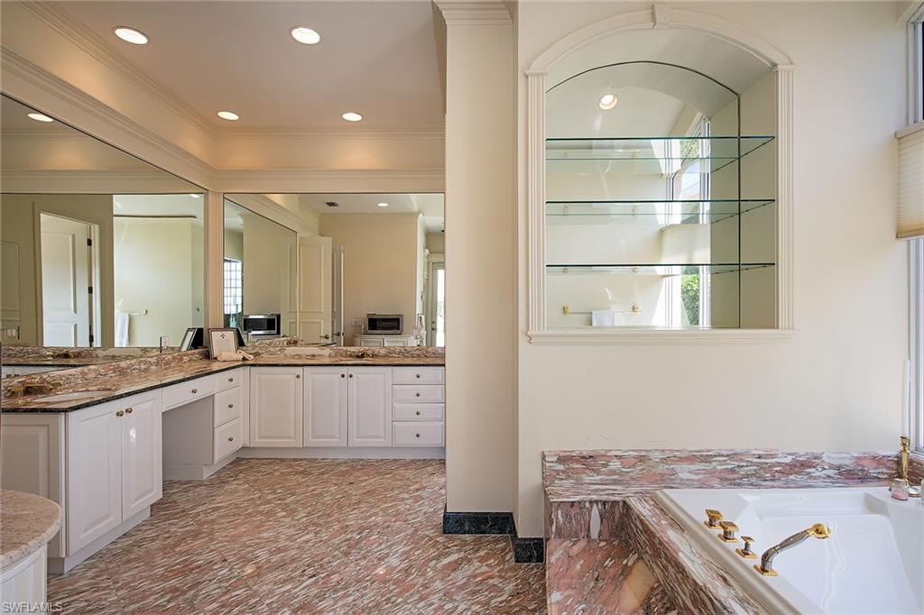 BAY COLONY SHORES - Residential