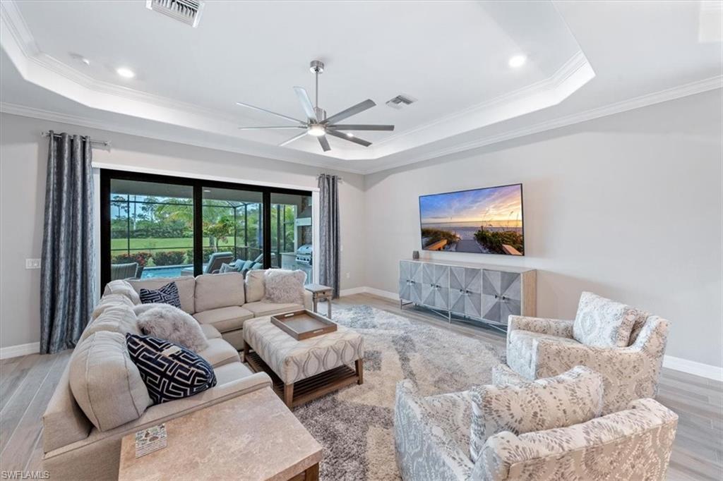 LAMORADA - Residential