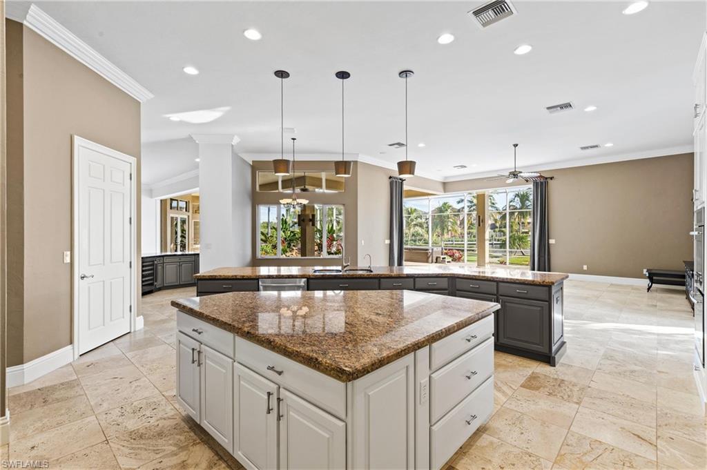 ST. CHARLES HARBOUR - Residential