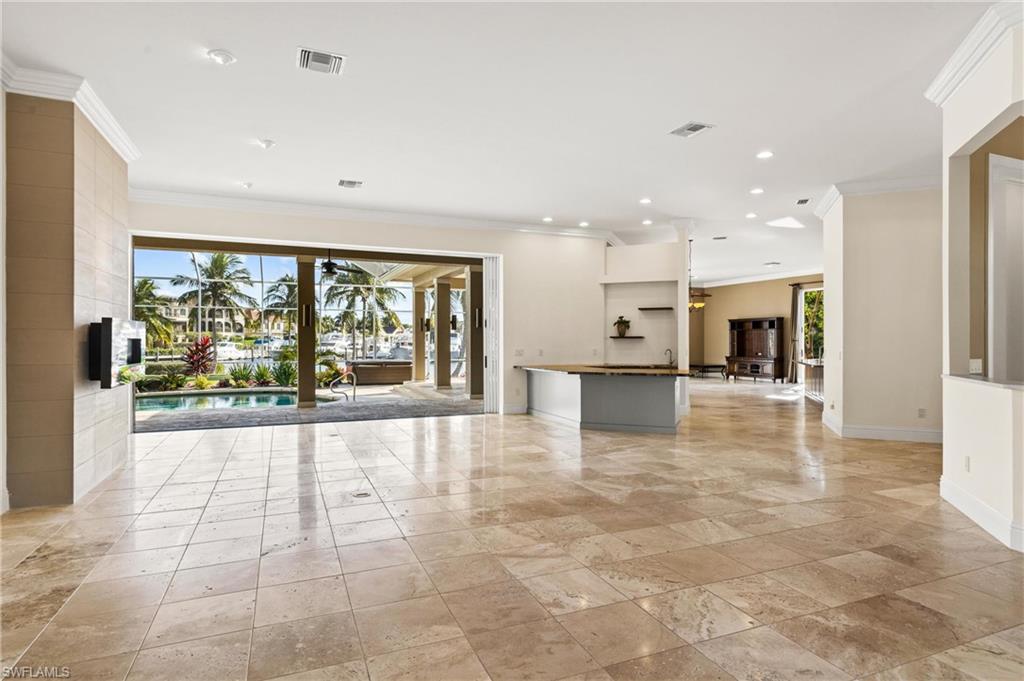 ST. CHARLES HARBOUR - Residential