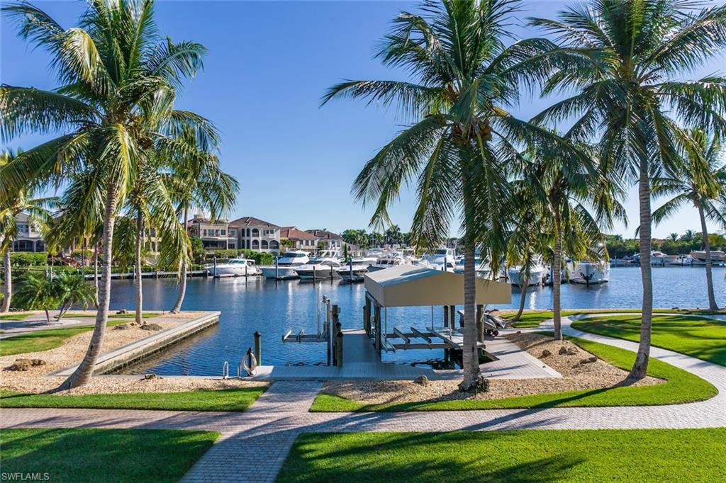 ST. CHARLES HARBOUR - Residential