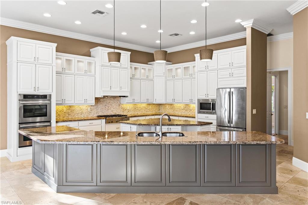 ST. CHARLES HARBOUR - Residential