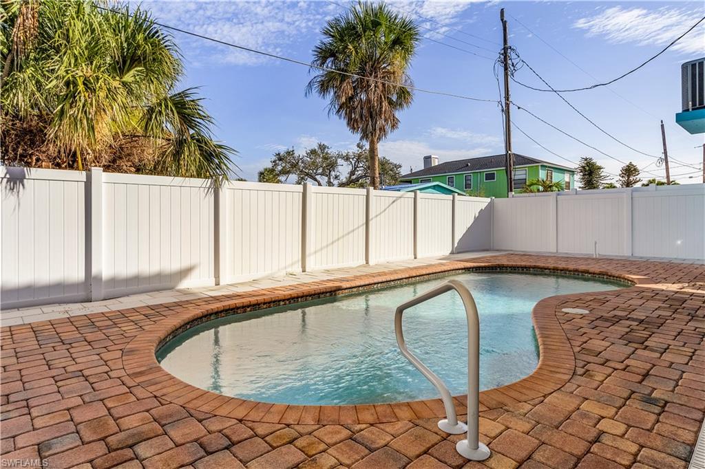 LYNNS HIGHLAND PARK - Residential