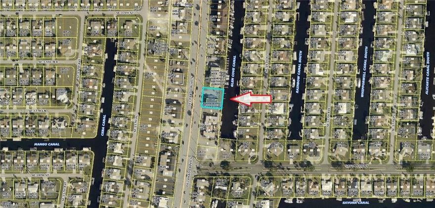 Move in ready - recently painted 1,000 sf unit with a large lobby, 2 private offices and large conference room / master office. This is an end unit facing Del Prado Blvd. S. and has a window and door facing north with multiple windows facing west.