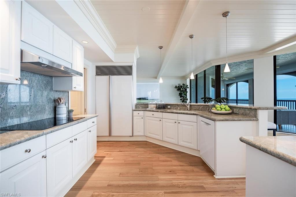 CARLYSLE AT BAY COLONY - Residential