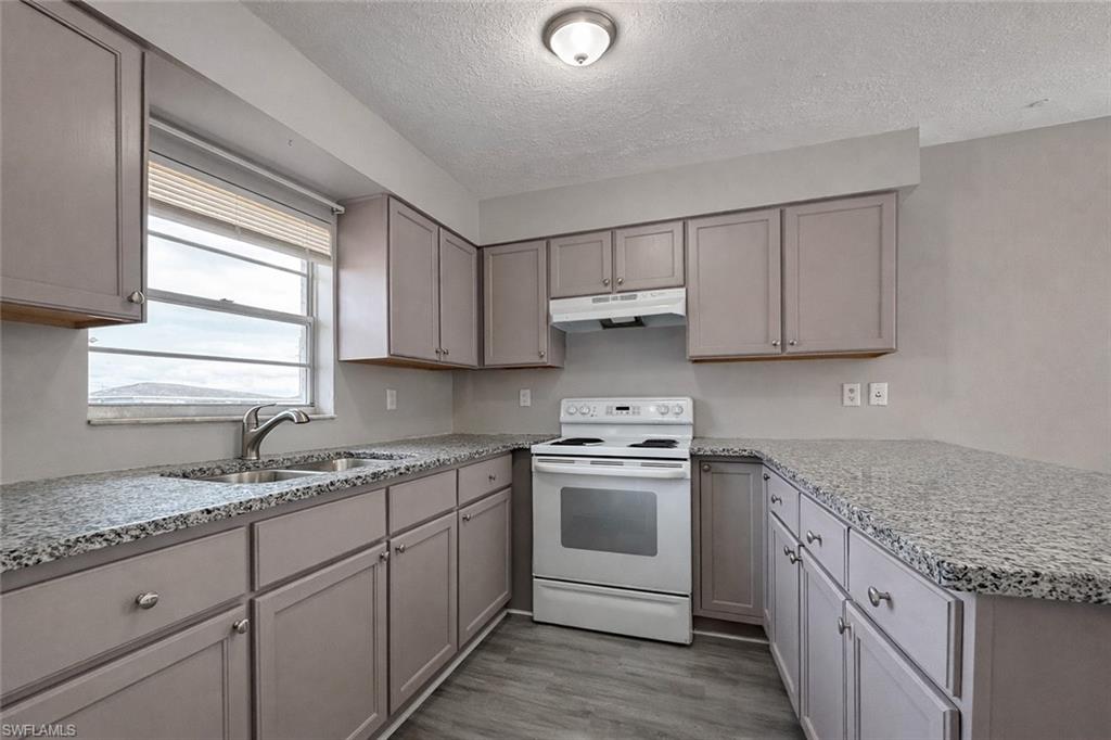 CAPE CORAL - Residential Lease