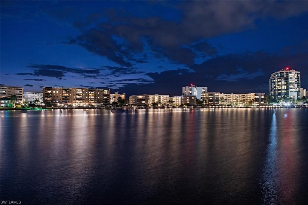 MOORINGS - Residential