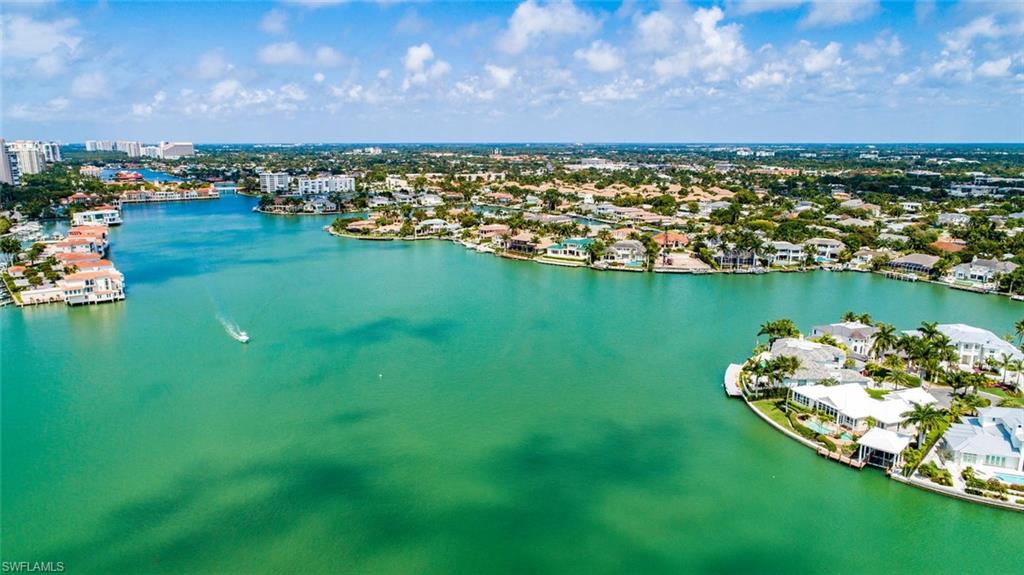 MOORINGS - Residential