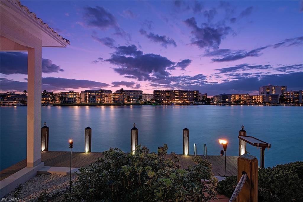 MOORINGS - Residential