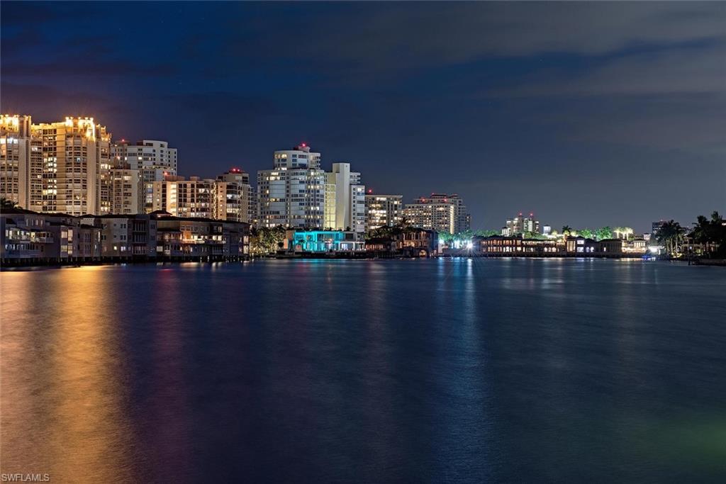 MOORINGS - Residential