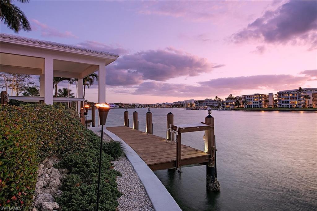 MOORINGS - Residential