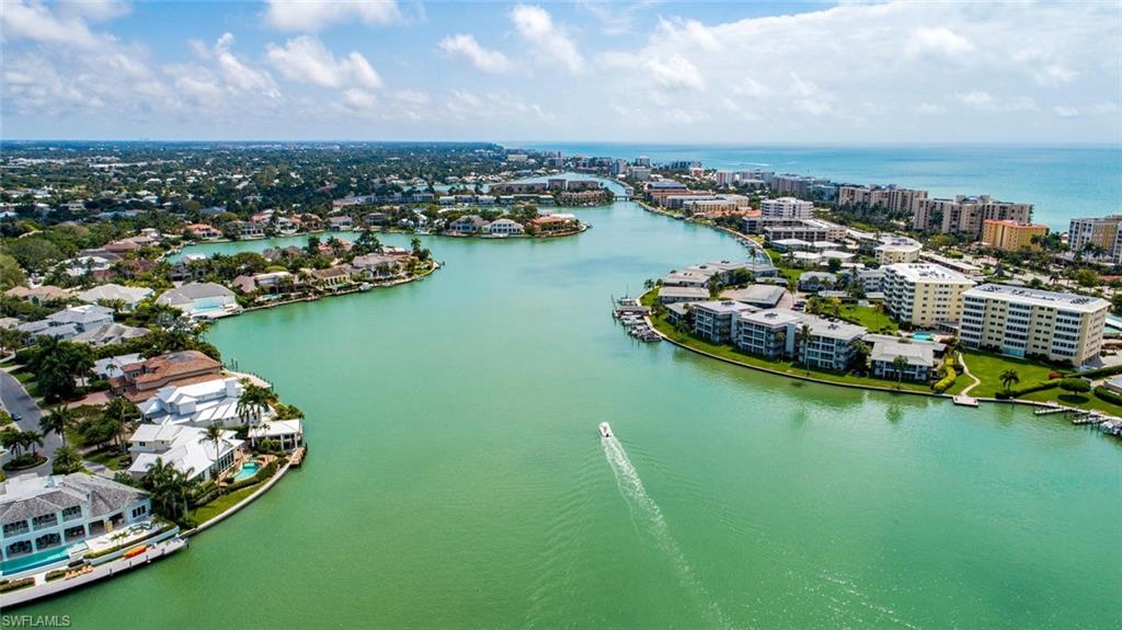 MOORINGS - Residential