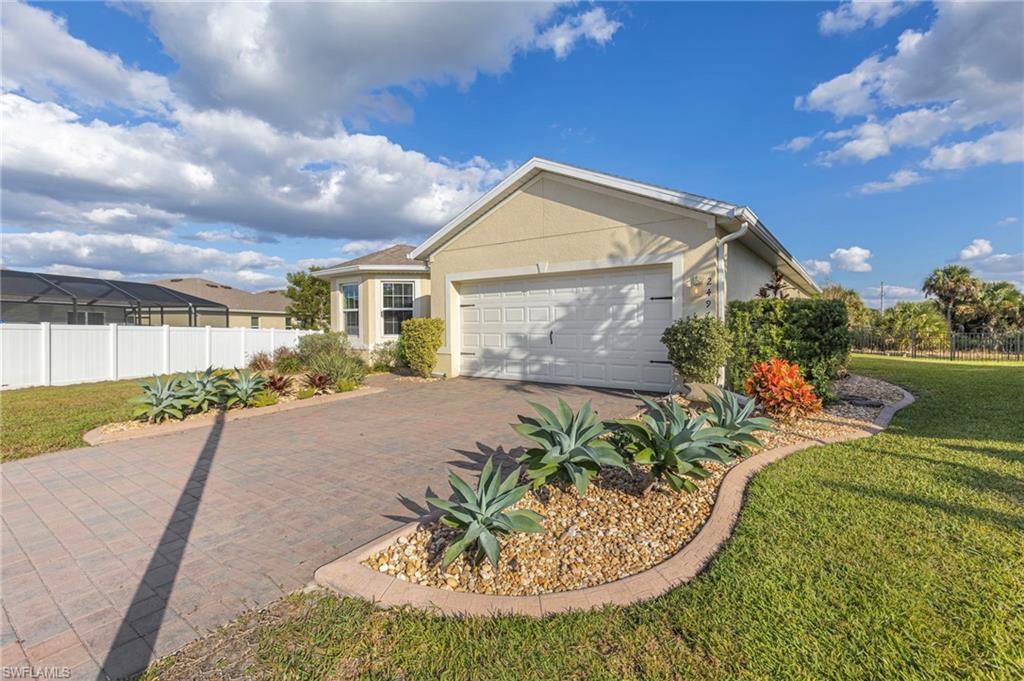 ENTRADA - Residential