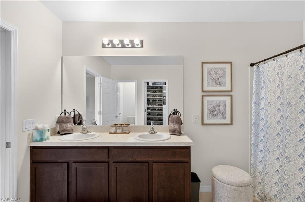 ENTRADA - Residential