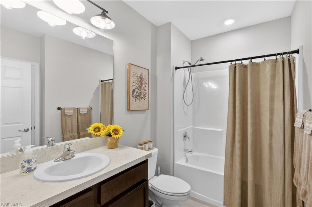 ENTRADA - Residential