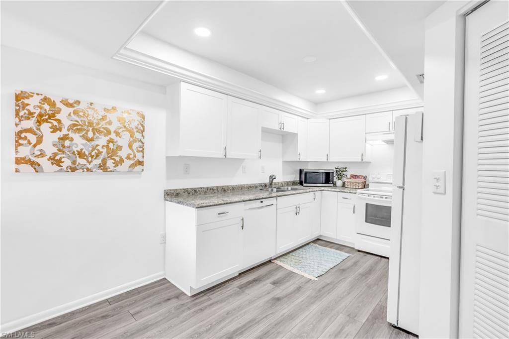 TROPIC SCHOONER APTS - Residential