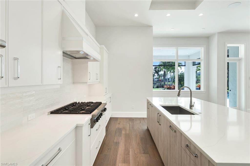 THE ENCLAVE OF DISTINCTION - Residential