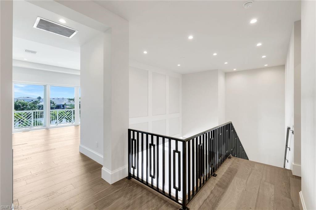 THE ENCLAVE OF DISTINCTION - Residential