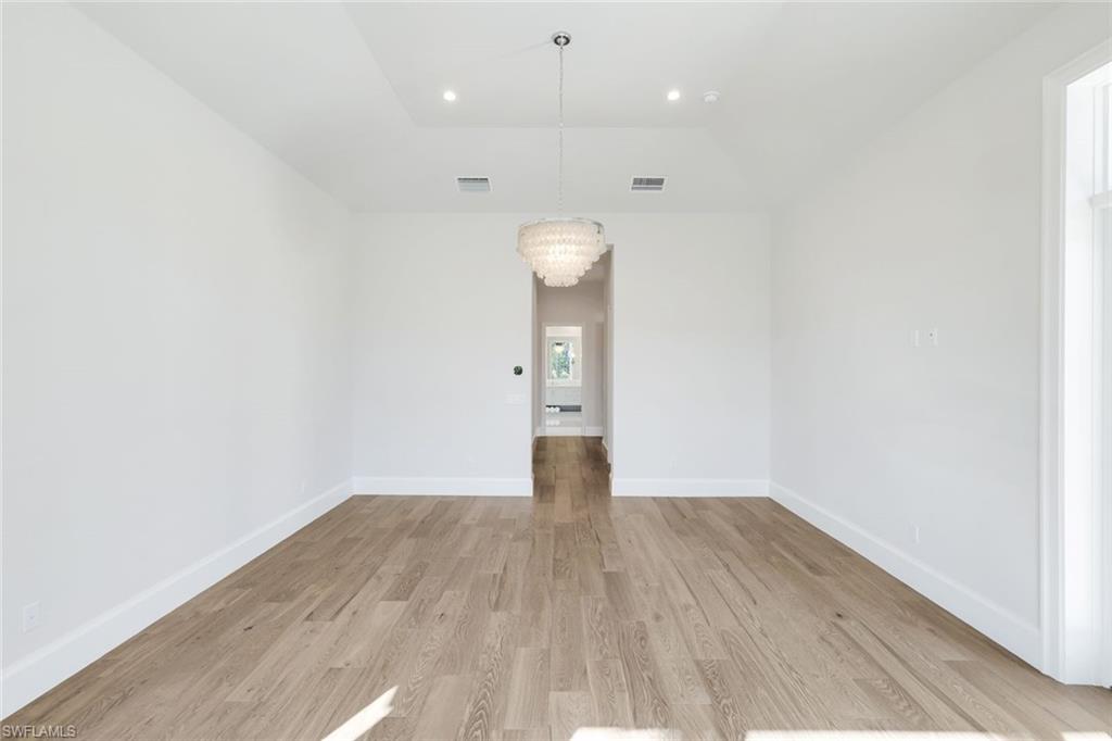 THE ENCLAVE OF DISTINCTION - Residential