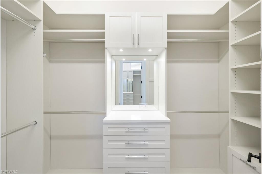 THE ENCLAVE OF DISTINCTION - Residential