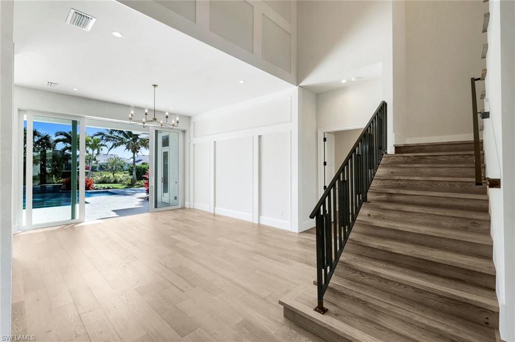 THE ENCLAVE OF DISTINCTION - Residential