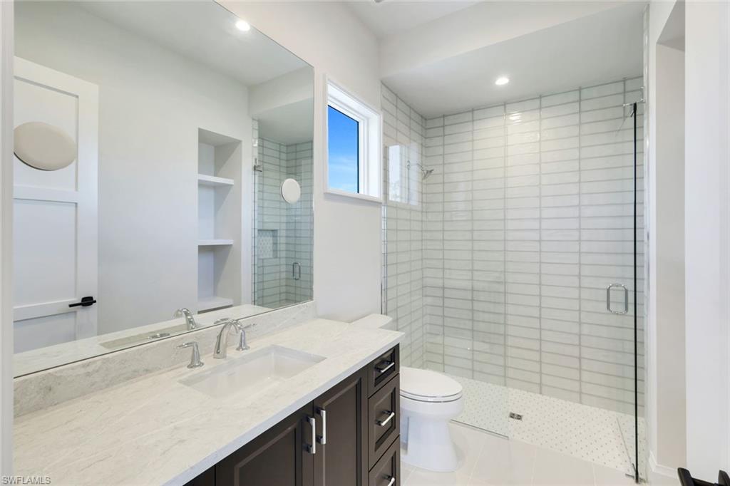 THE ENCLAVE OF DISTINCTION - Residential