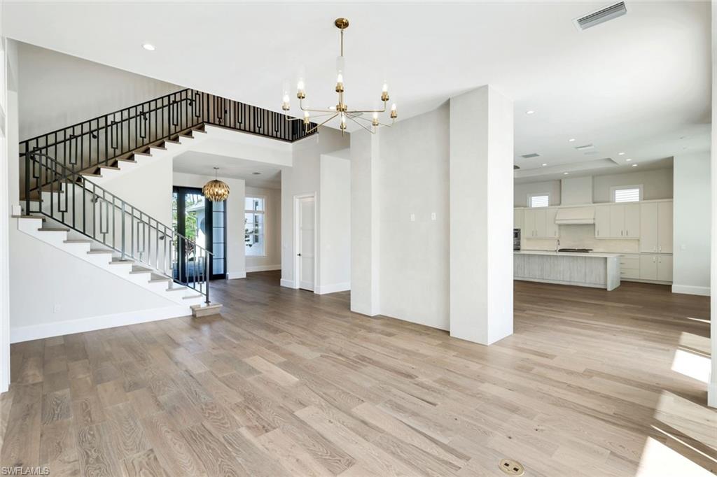 THE ENCLAVE OF DISTINCTION - Residential