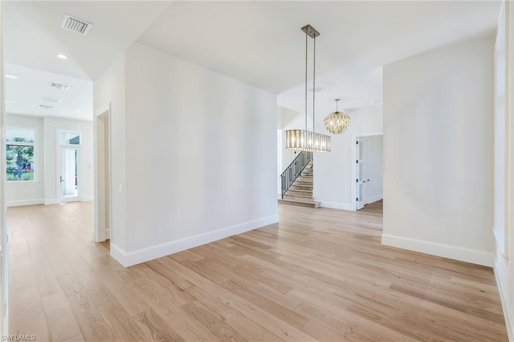 THE ENCLAVE OF DISTINCTION - Residential