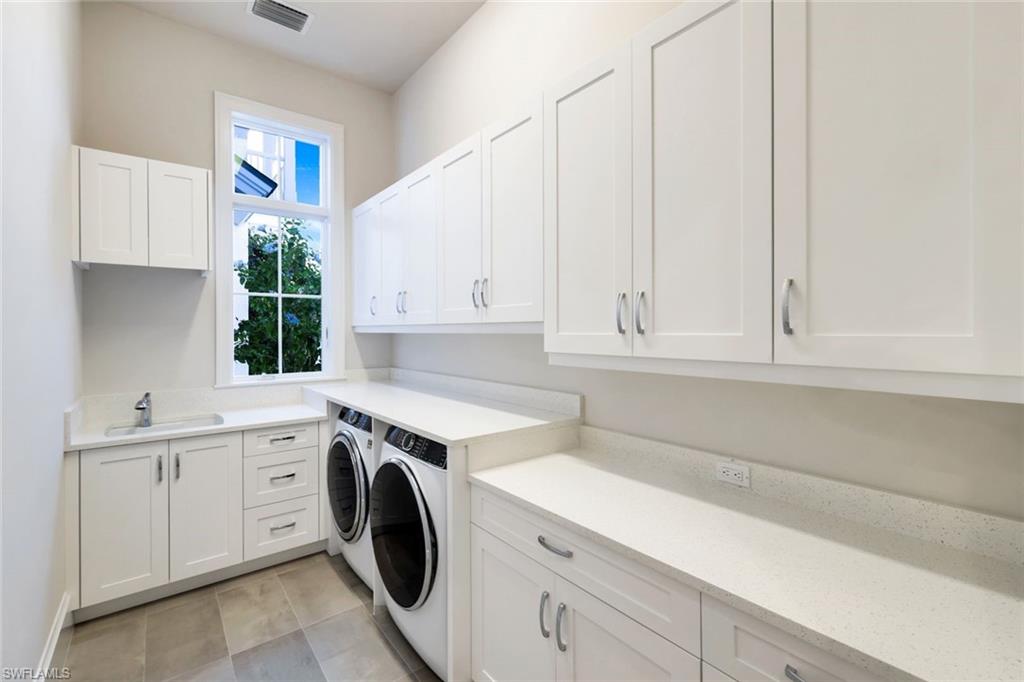 THE ENCLAVE OF DISTINCTION - Residential