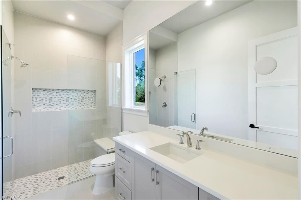 THE ENCLAVE OF DISTINCTION - Residential