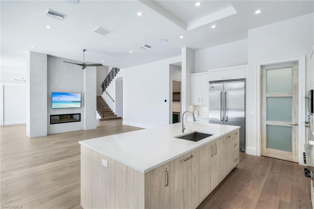 THE ENCLAVE OF DISTINCTION - Residential