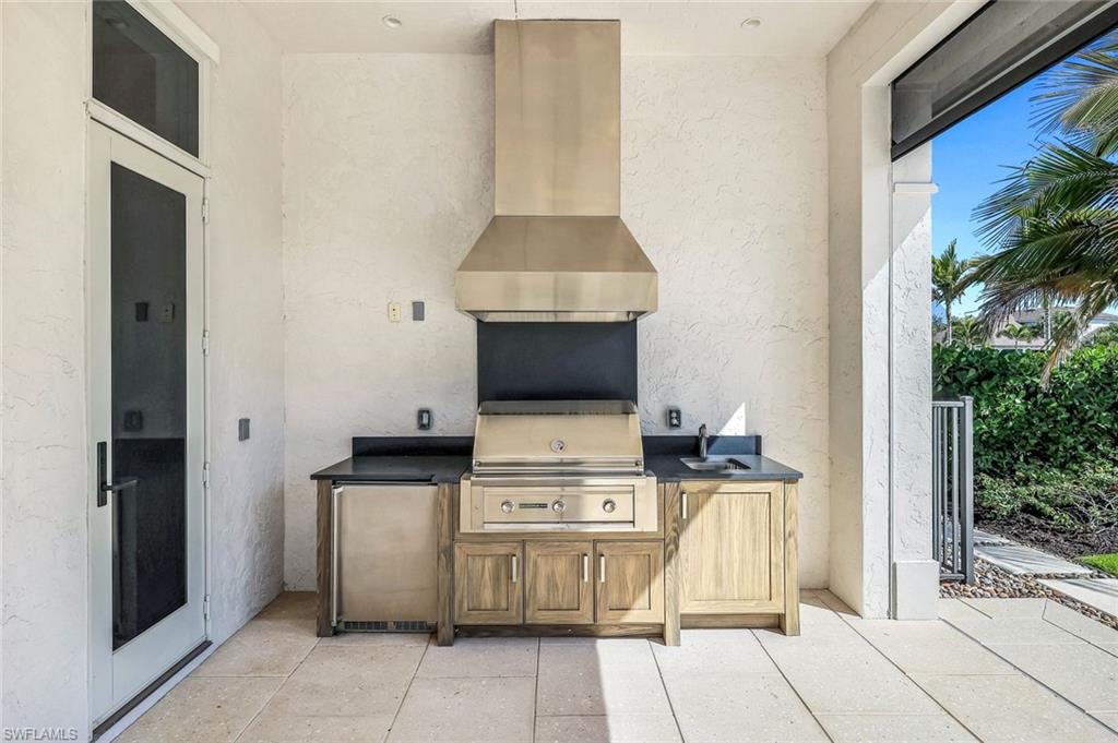 THE ENCLAVE OF DISTINCTION - Residential