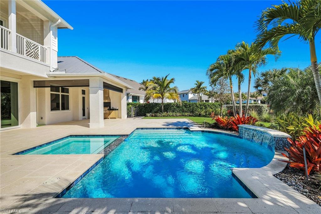 THE ENCLAVE OF DISTINCTION - Residential